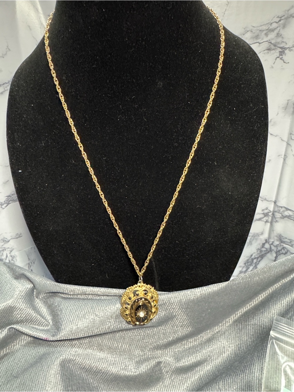 Vintage-1/20 14k GF (chain) Filigree Pendant Necklace Pendant Sphinx
